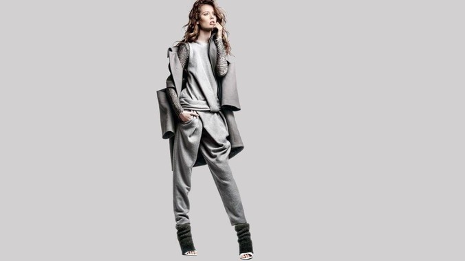 现在手里有一万闲钱，买什么币好？